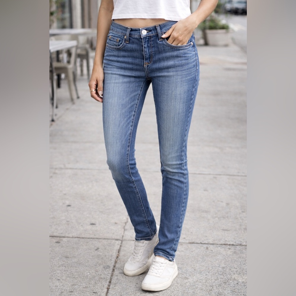 rag & bone Women's Light Blue Skinny Jeans‎